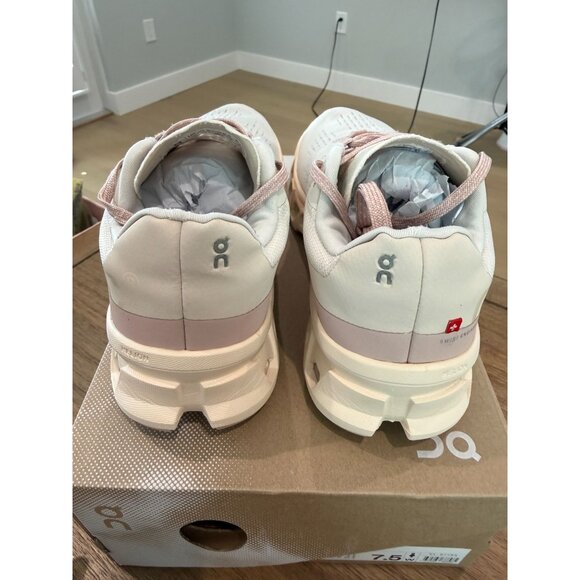 Women's Cloudmonster Sneakers, size 7.5 - Picture 4 of 11